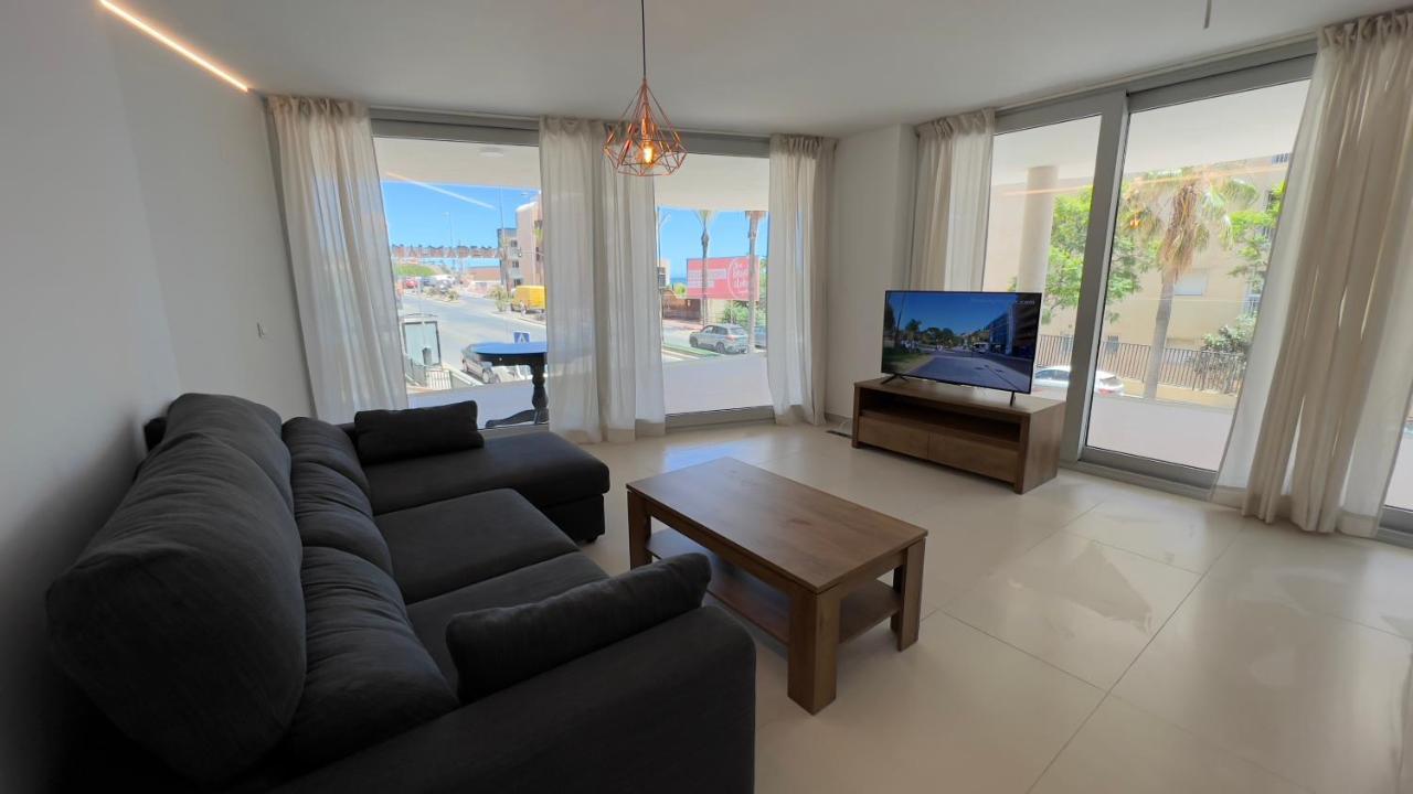 2Bedroom Beach Front Unit Wave Collection Fuengirola Luaran gambar